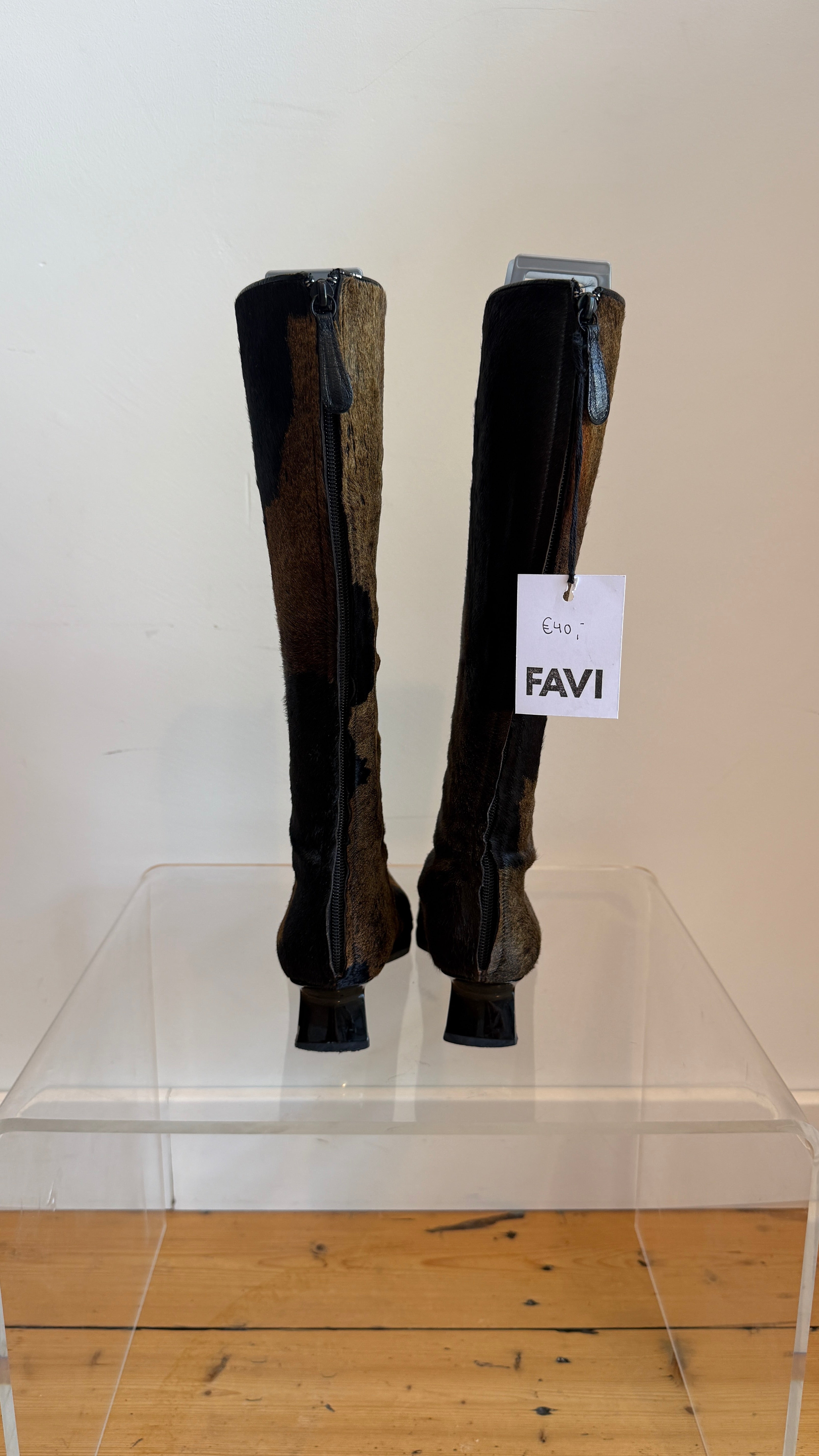 HEELED BOOTS