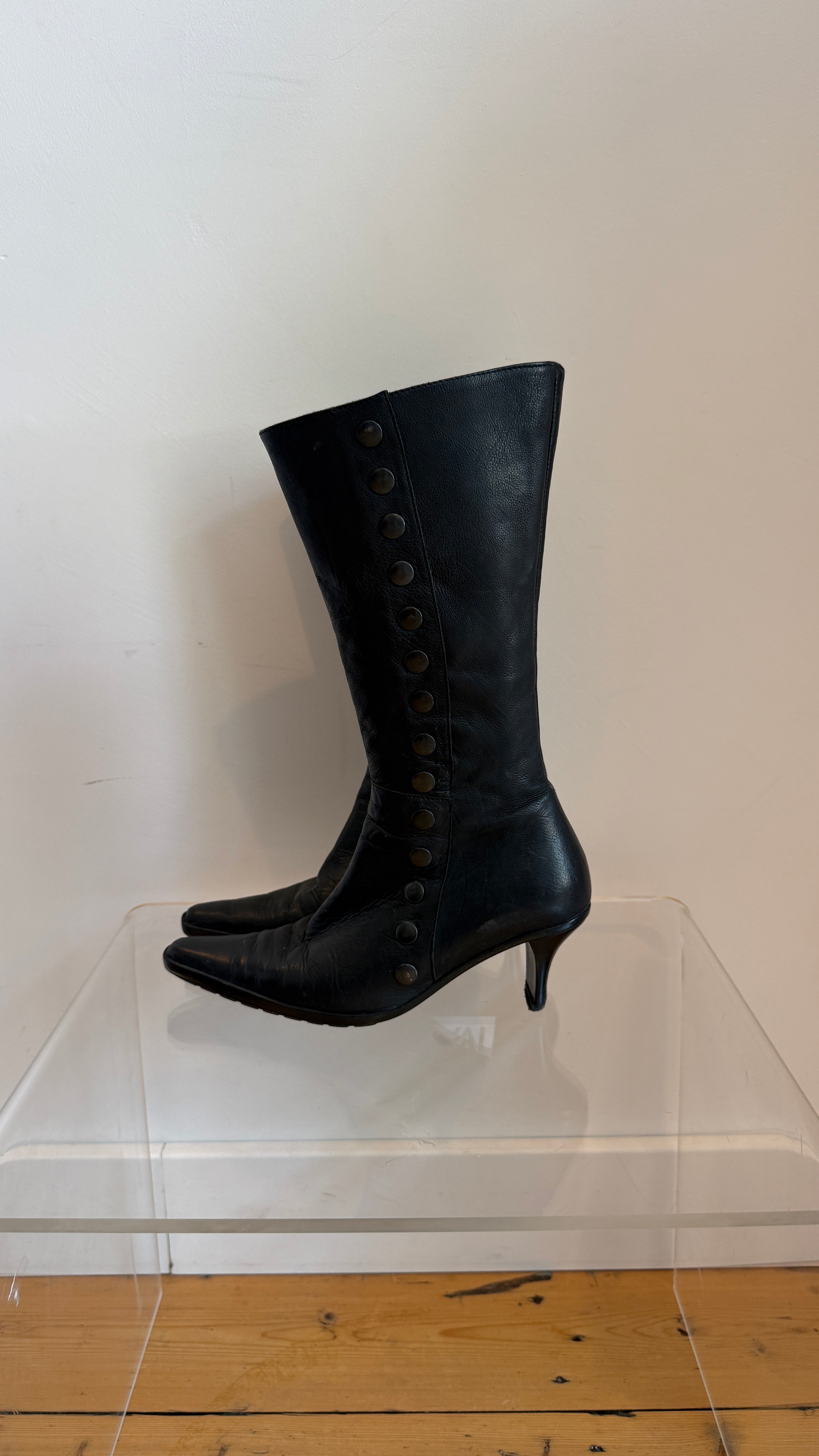 HEELED BOOTS