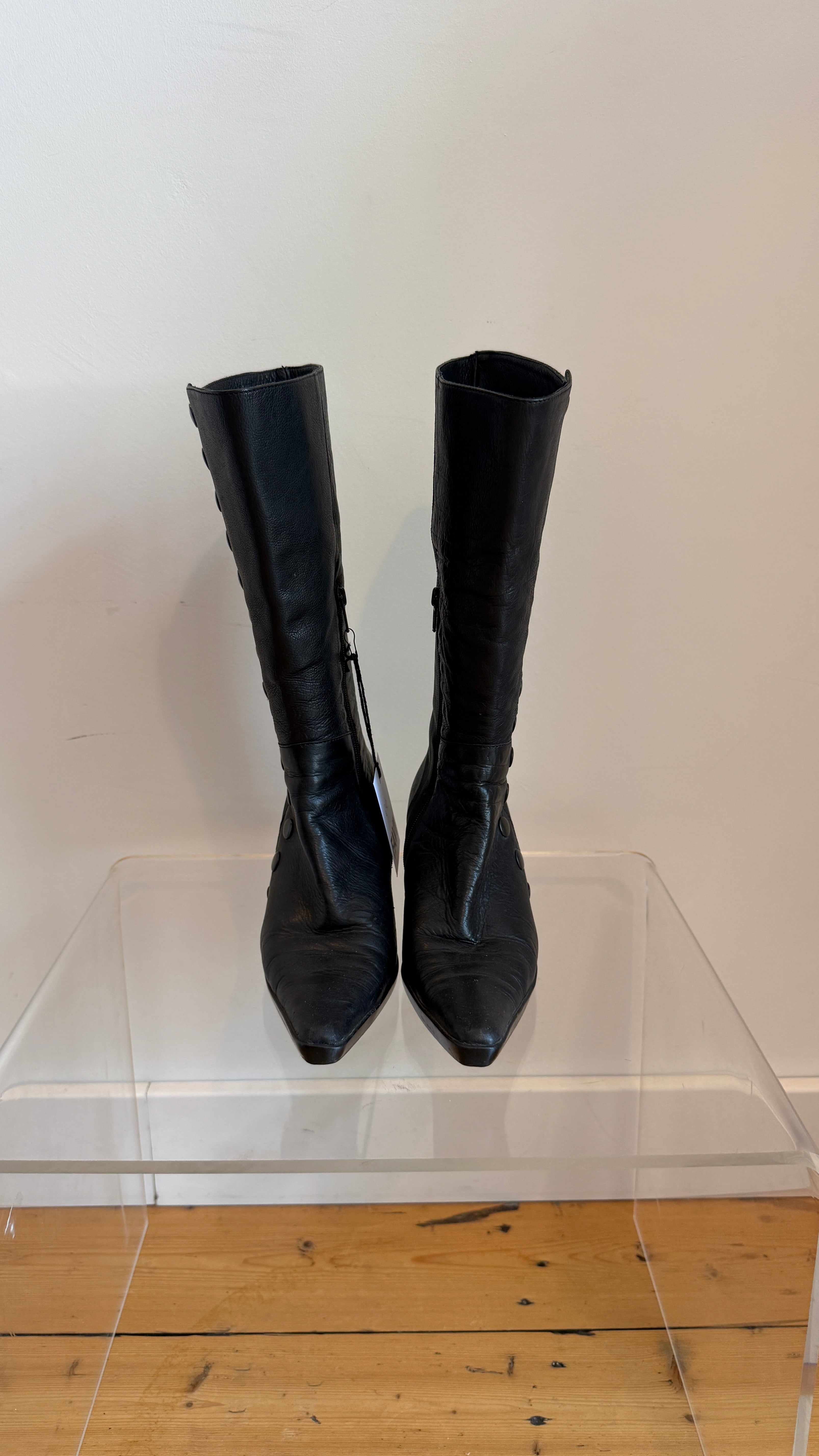 HEELED BOOTS